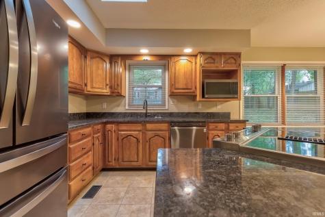 6576 Green Hill Drive Evansville IN 47711