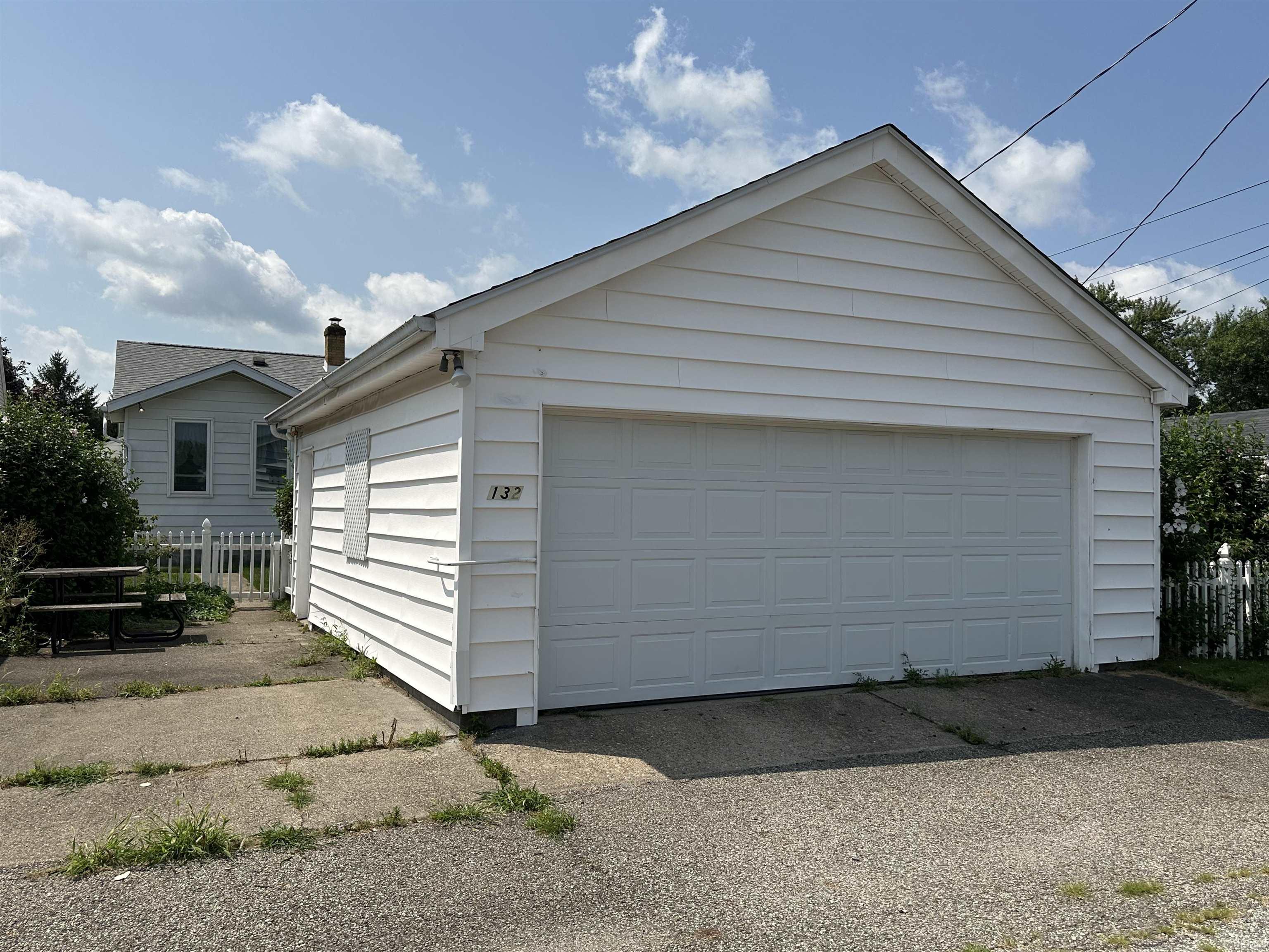 132 E 16th Street Mishawaka IN 46544