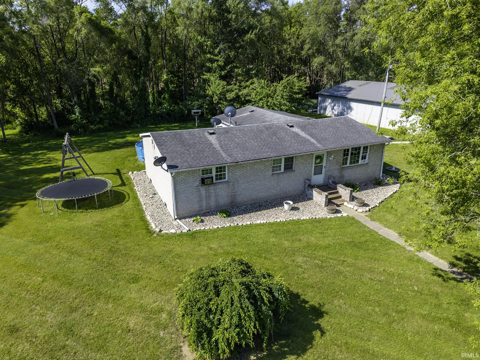 10390 E 375 N Howe IN 46746
