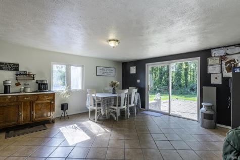 10390 E 375 N Howe IN 46746