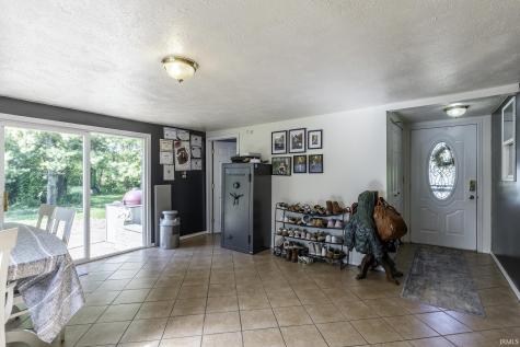 10390 E 375 N Howe IN 46746