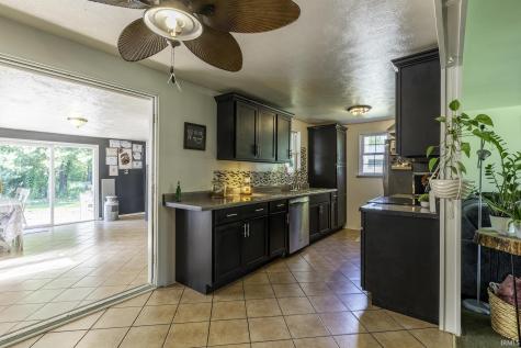 10390 E 375 N Howe IN 46746