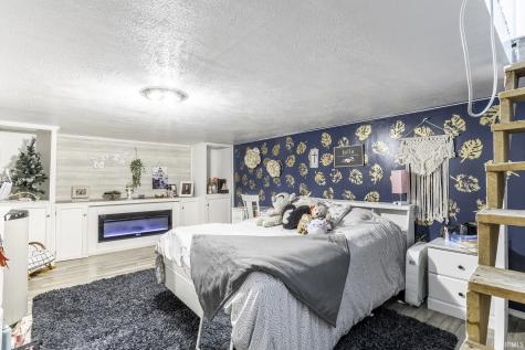10390 E 375 N Howe IN 46746