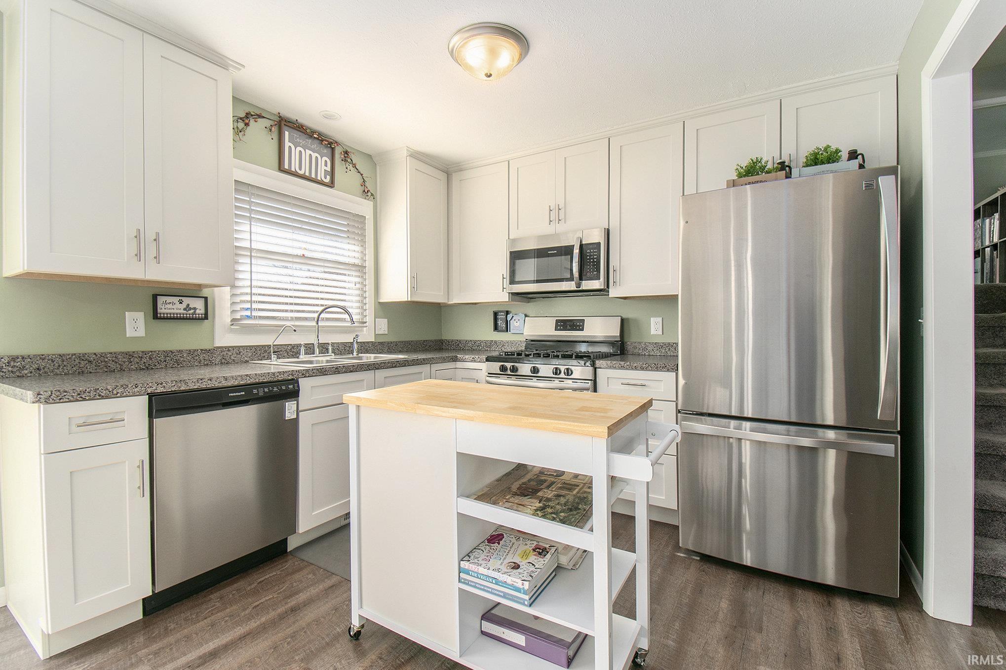 10370 Glen Lee Trail Granger IN 46530