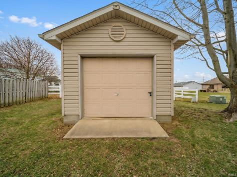 3004 W Aruba Way Muncie IN 47302