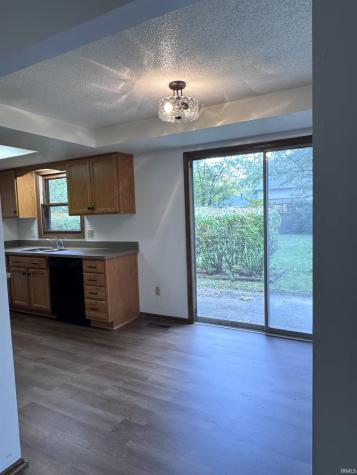7504 Valley Meadows Drive Fort Wayne IN 46815