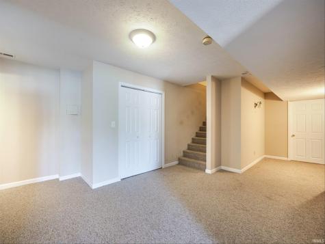912 W Countryside Lane Bloomington IN 47403