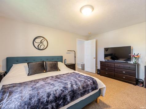 912 W Countryside Lane Bloomington IN 47403