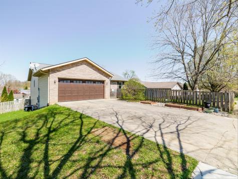 912 W Countryside Lane Bloomington IN 47403