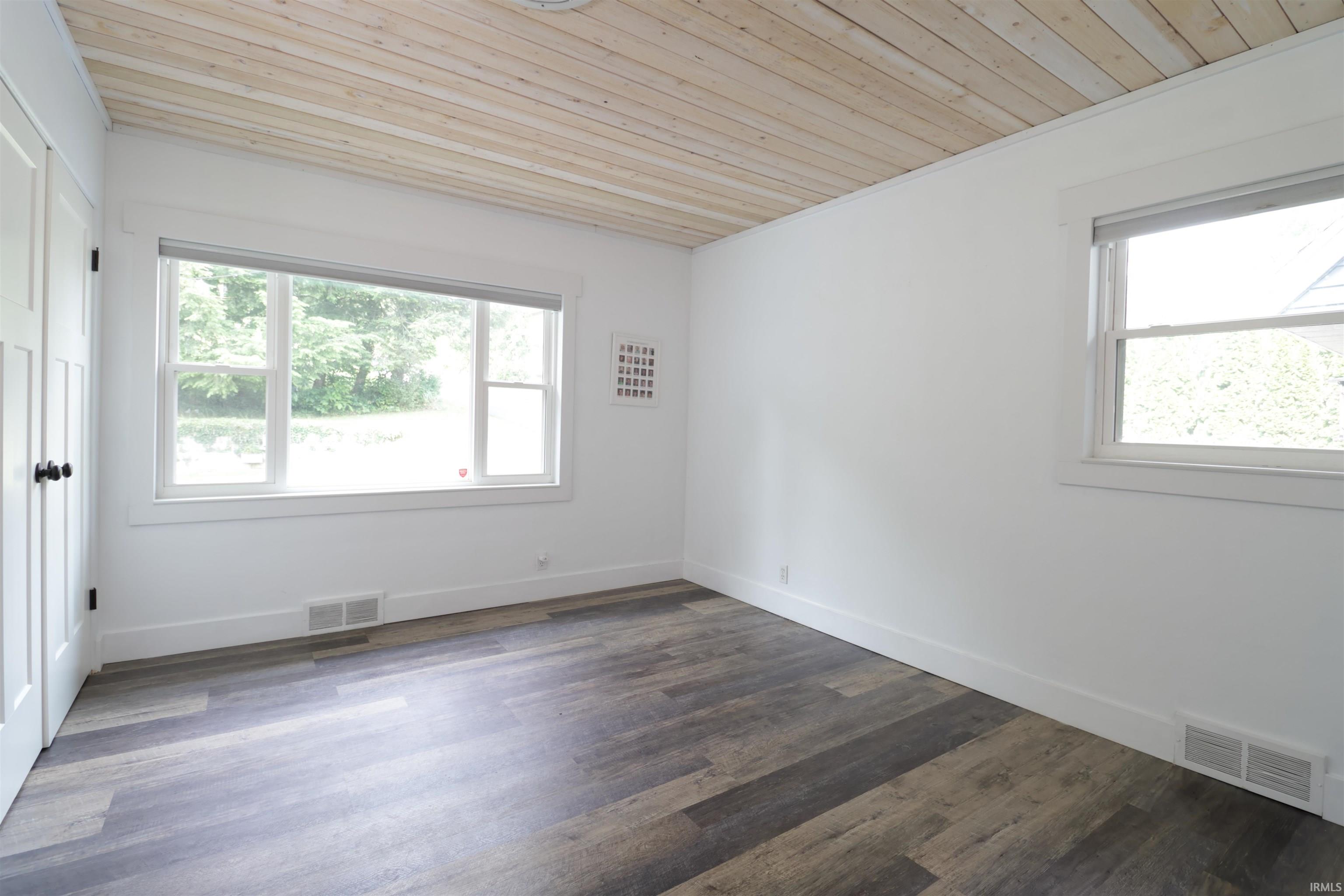 30642 N Shore Drive Elkhart IN 46514