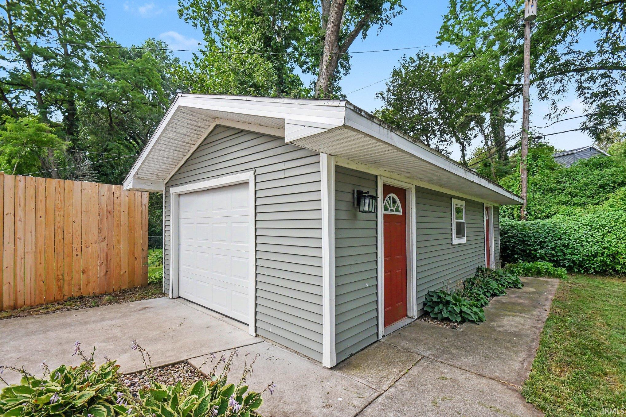 1905 Inglewood Place South Bend IN 46616