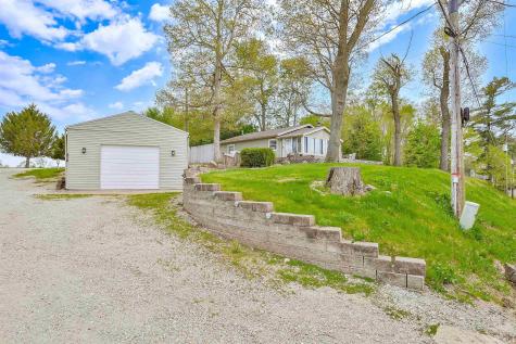 836 Chapman Lake Drive Warsaw IN 46582