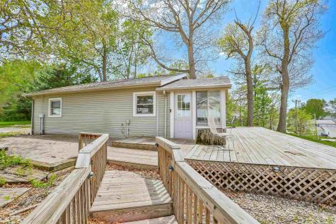836 Chapman Lake Drive Warsaw IN 46582