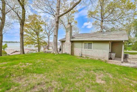 836 Chapman Lake Drive Warsaw IN 46582