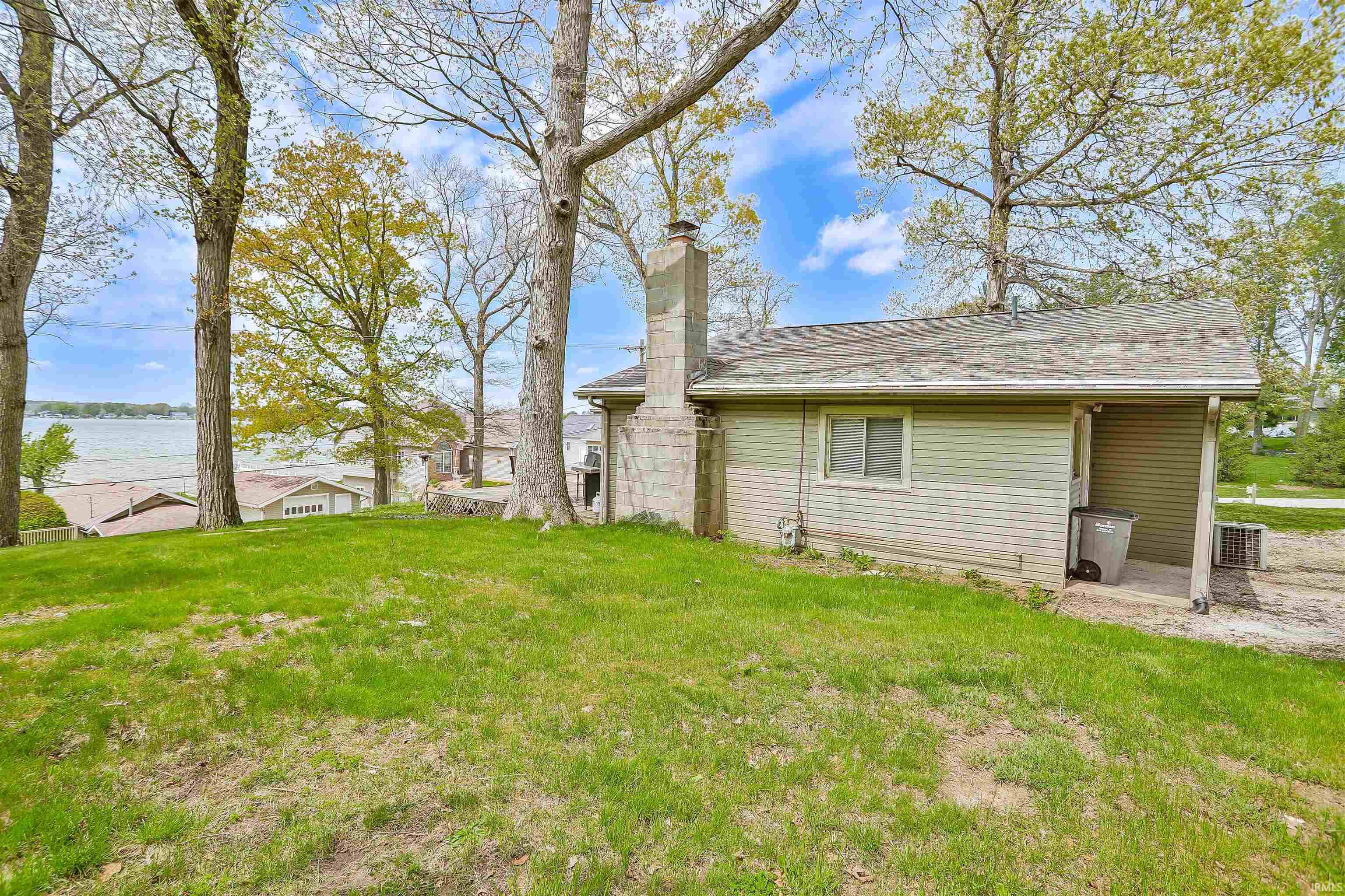 836 Chapman Lake Drive Warsaw IN 46582