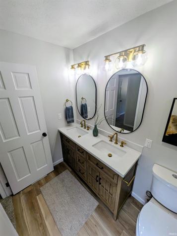 50577 King Richard Way Granger IN 46530