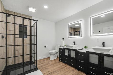 11880 N Robin Hood Road Cromwell IN 46732
