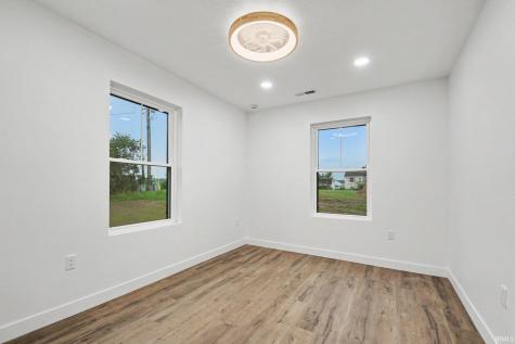 11880 N Robin Hood Road Cromwell IN 46732