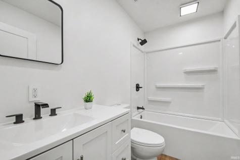 11880 N Robin Hood Road Cromwell IN 46732