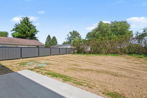 11880 N Robin Hood Road Cromwell IN 46732