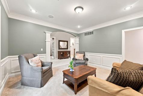 7566 E Lakewood Dr- 92 Roanoke IN 46783