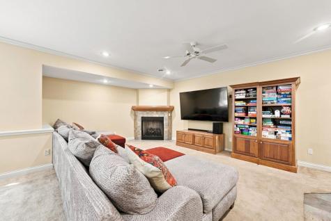 7566 E Lakewood Dr- 92 Roanoke IN 46783
