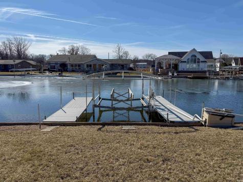 2613 Wolfs Point Drive Rochester IN 46975