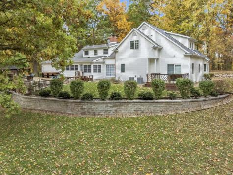 5265 E 850 N Kendallville IN 46755