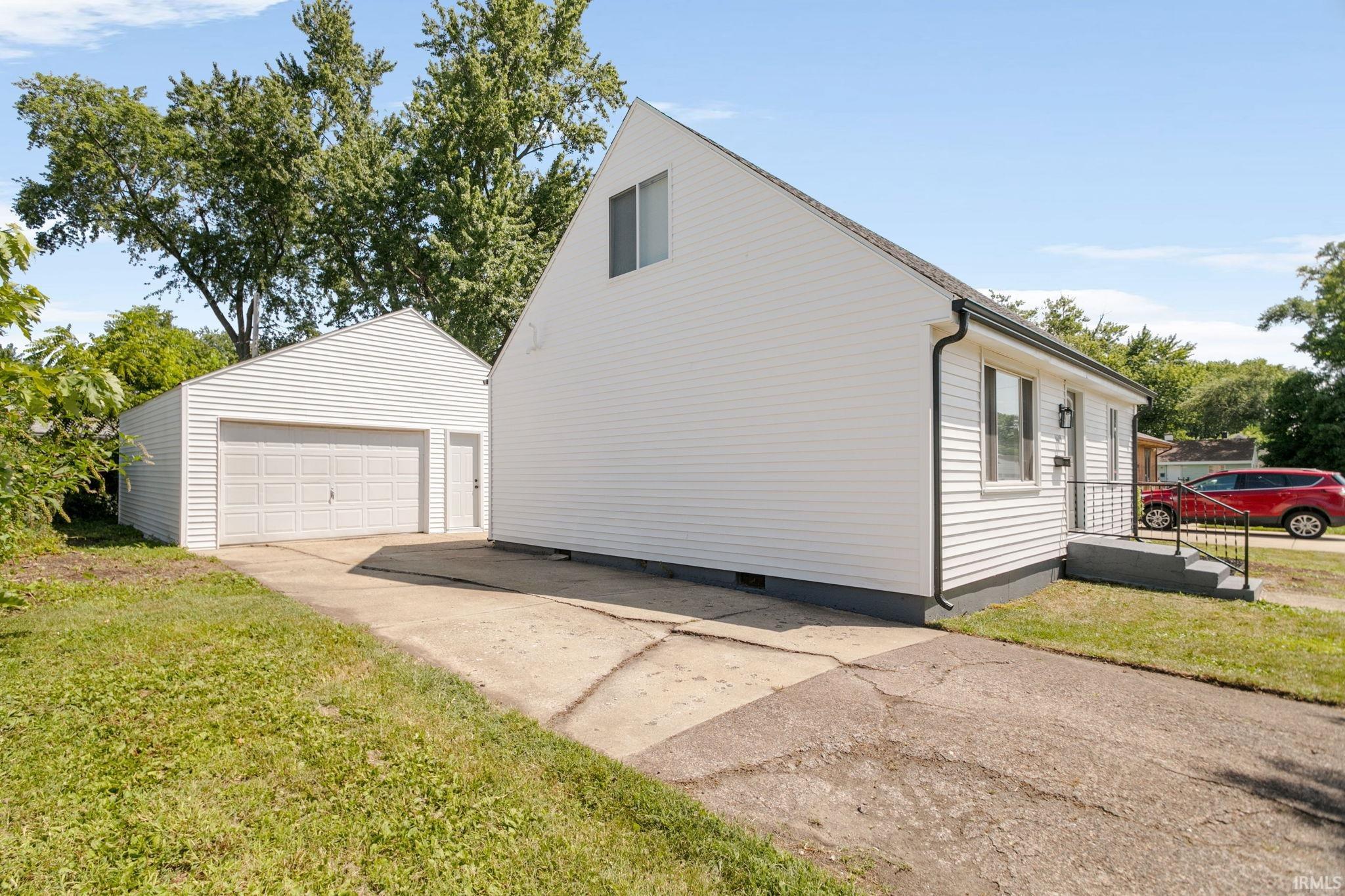 4609 Meadow Lane South Bend IN 46619