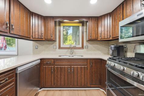 1310 Windsor Woods Boulevard Fort Wayne IN 46845