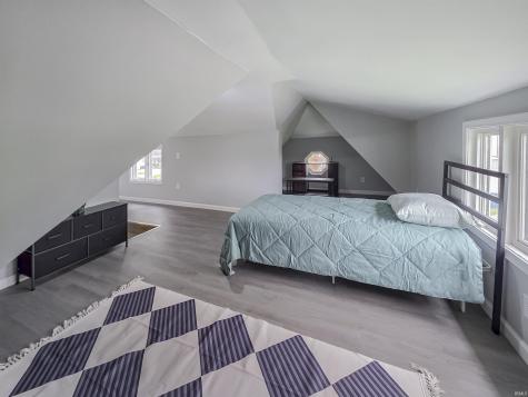 290 NW G Street Linton IN 47441