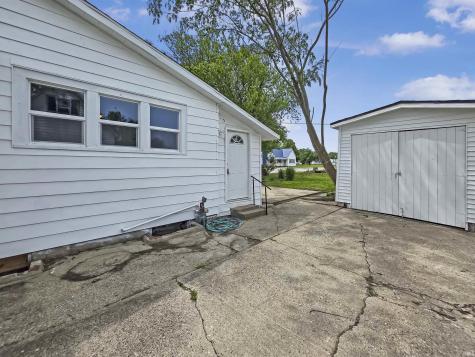 290 NW G Street Linton IN 47441