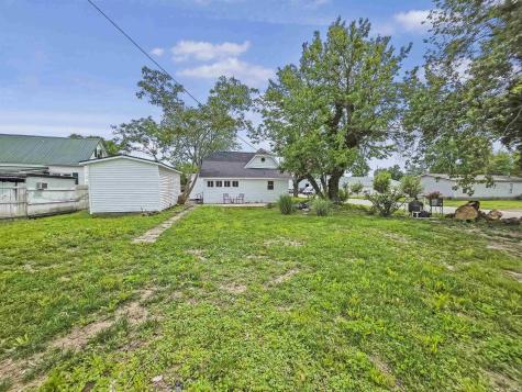 290 NW G Street Linton IN 47441