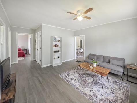 290 NW G Street Linton IN 47441