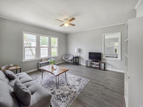 290 NW G Street Linton IN 47441