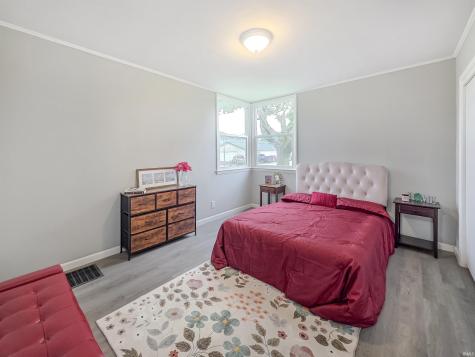 290 NW G Street Linton IN 47441