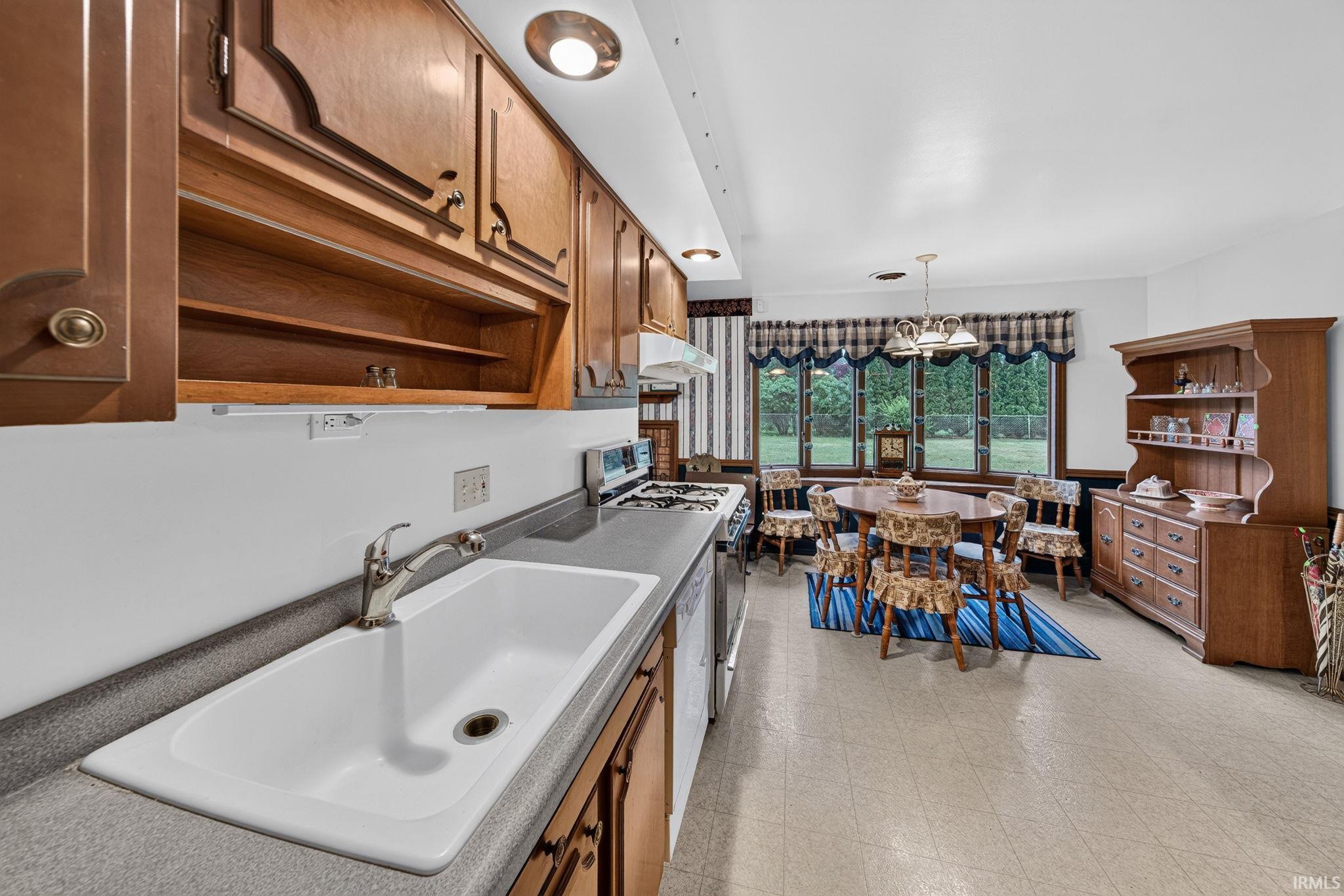 15674 Embers Drive Mishawaka IN 46545