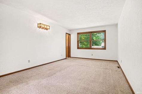 52160 Trinity Court South Bend IN 46637