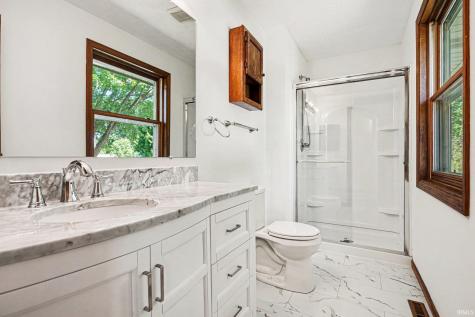 52160 Trinity Court South Bend IN 46637