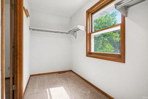 52160 Trinity Court South Bend IN 46637