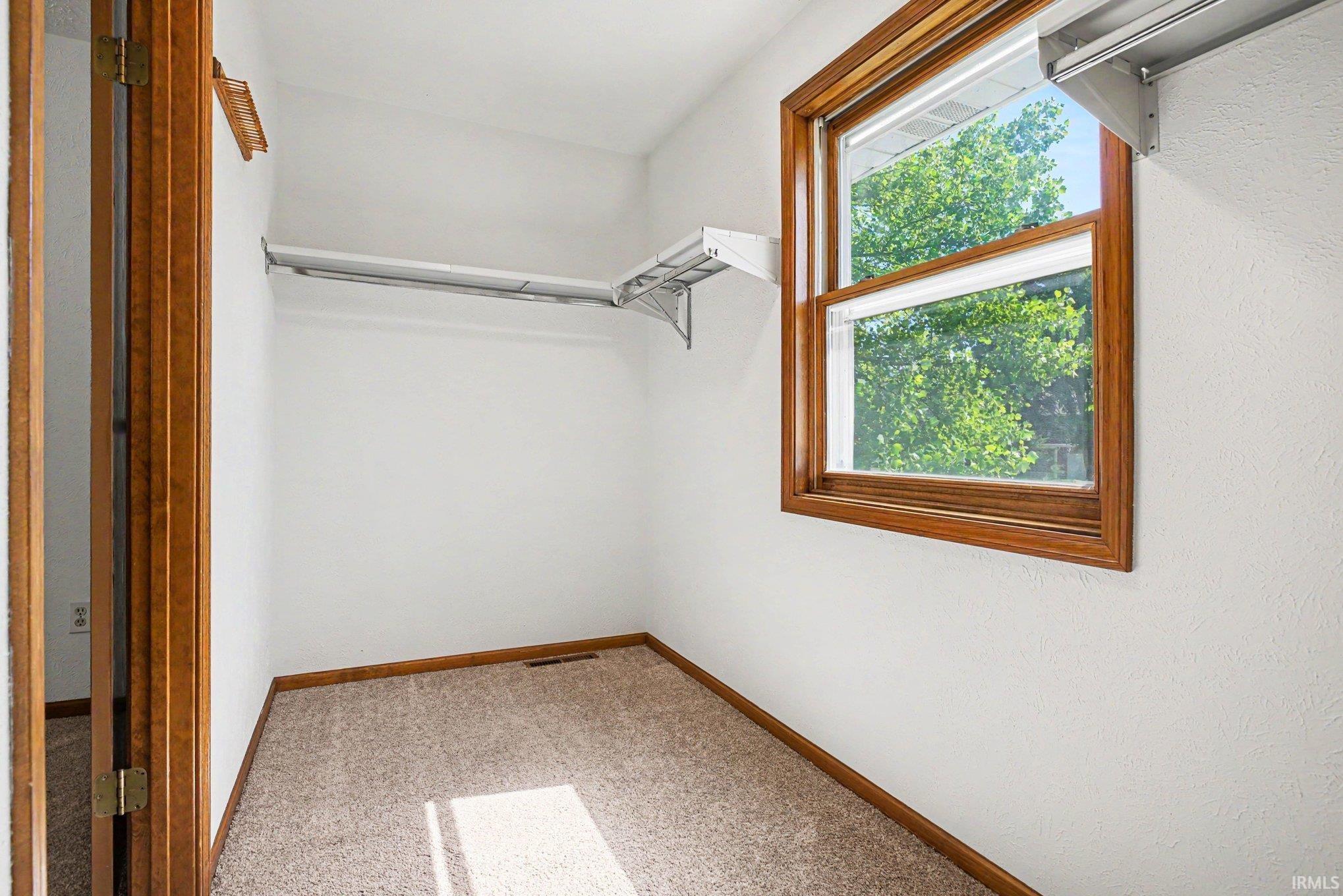 52160 Trinity Court South Bend IN 46637