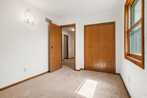 52160 Trinity Court South Bend IN 46637