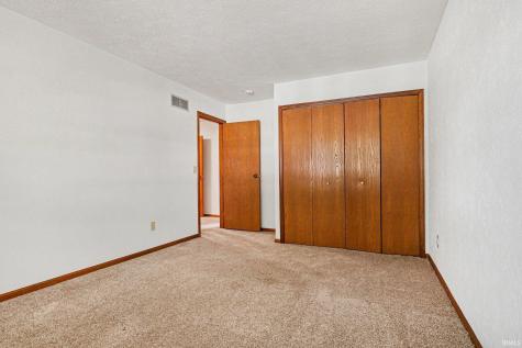 52160 Trinity Court South Bend IN 46637