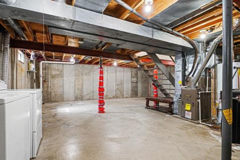 52160 Trinity Court South Bend IN 46637