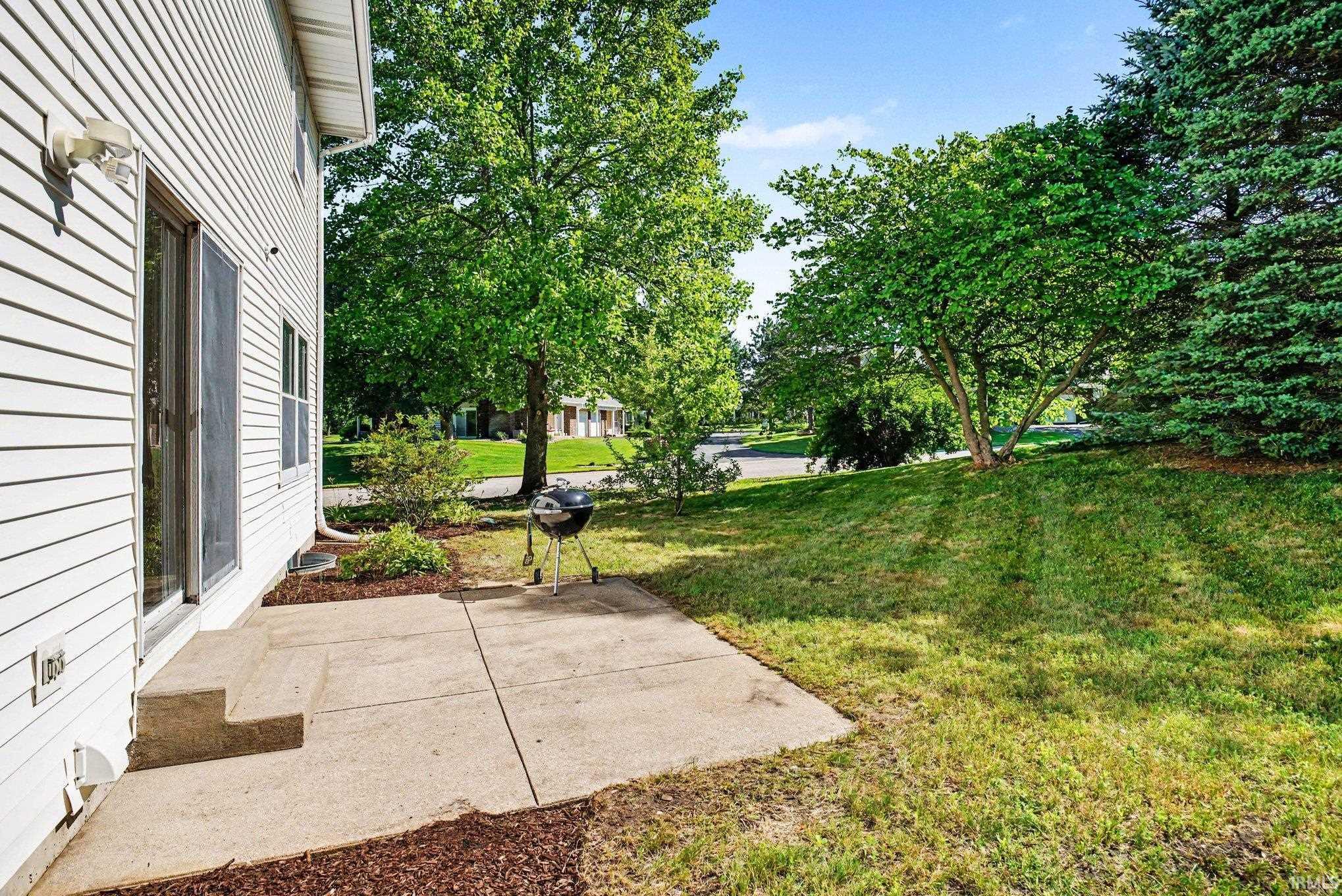 52160 Trinity Court South Bend IN 46637