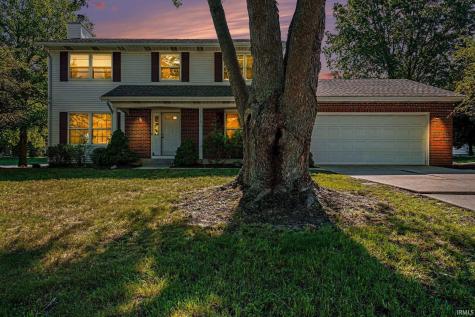 52160 Trinity Court South Bend IN 46637