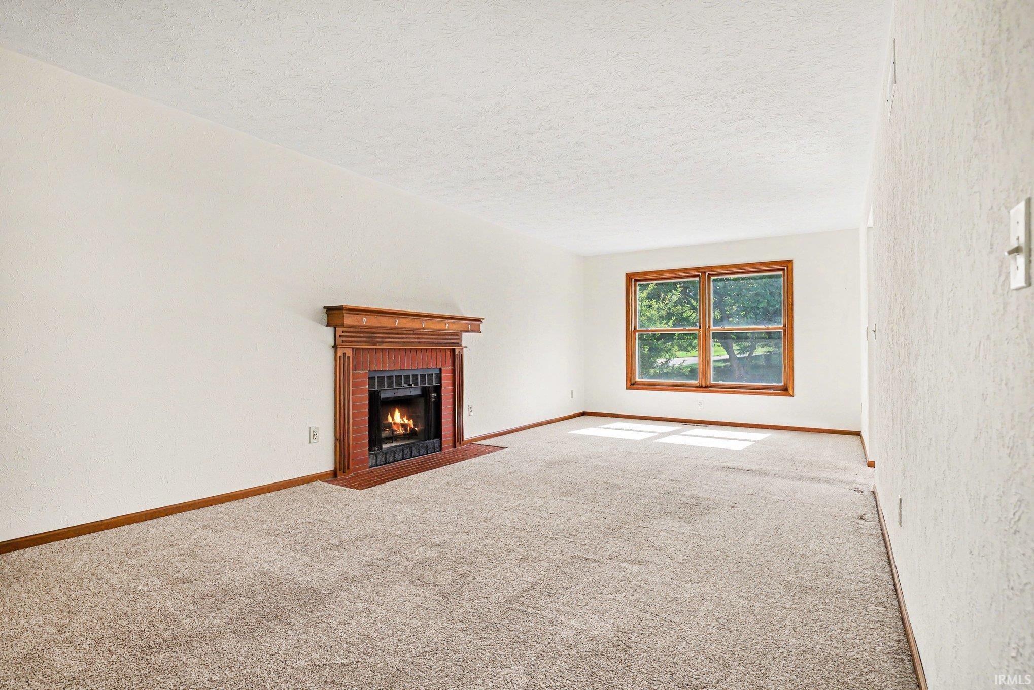 52160 Trinity Court South Bend IN 46637