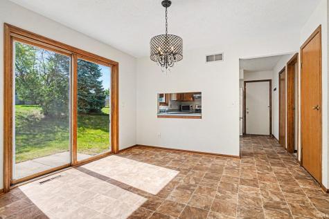 52160 Trinity Court South Bend IN 46637
