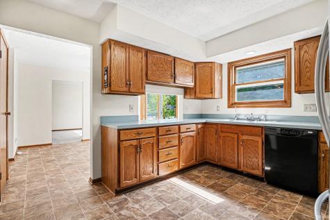 52160 Trinity Court South Bend IN 46637
