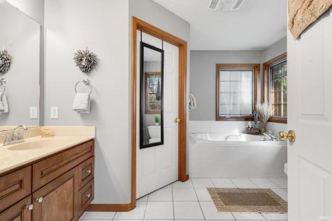 25612 Shorewood Court South Bend IN 46619